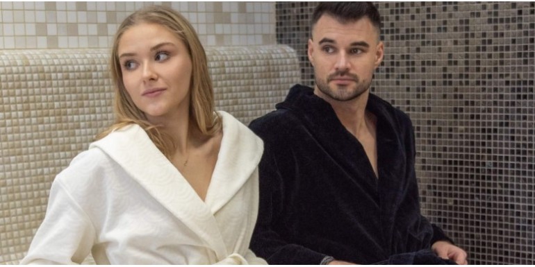 Długość szlafroka ma znaczenie: maxi, midi czy do kolan?